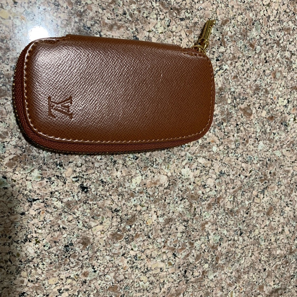 Vintage Louis Vuitton key holder. 🗝🔑